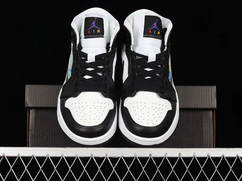 All categories Air Jordan Jordan series basketball shoes Air Jordan 1 Mid Air Jordan 1 Mid AJ1 Joe 1 naked eye 3D black and white Zhongbang basketball shoes DR9495-001